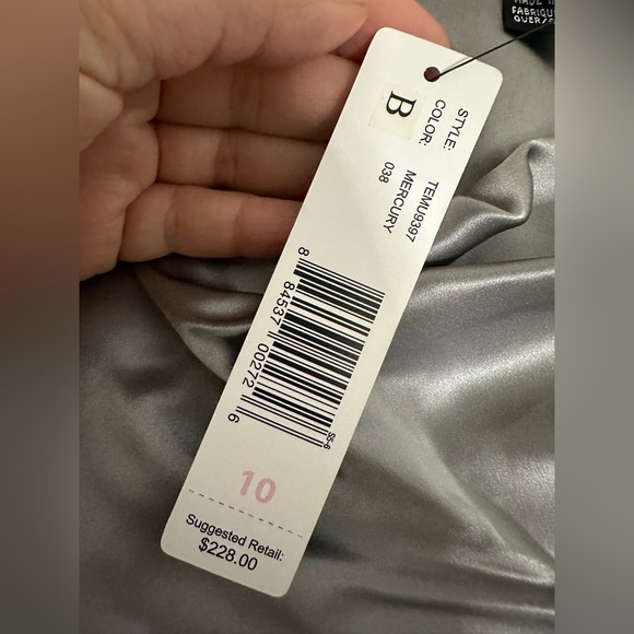 SoldEllen Tracy Silk Silver Asymmetrical Cowl Neck Blouse size 10 - Picture 8 of 13